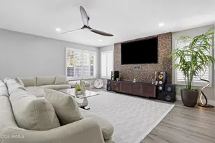 4554 E Michelle Dr, Phoenix, AZ 85032 - Photo 5