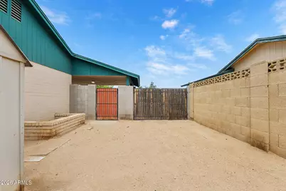 9855 N 56th Drive, Glendale, AZ 85302 - Photo 43