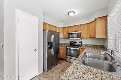 9855 N 56th Drive, Glendale, AZ 85302 - Photo 19