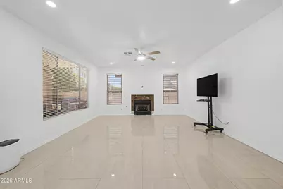 413 W Liberty Lane, Gilbert, AZ 85233 - Photo 9