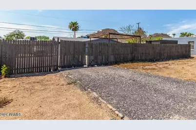 9424 N 2nd Place, Phoenix, AZ 85020 - Photo 3
