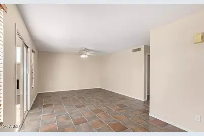 2239 E Edna Avenue, Phoenix, AZ 85022 - Photo 9