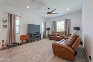 489 E Emerald Dr, Casa Grande, AZ 85122 - Photo 13