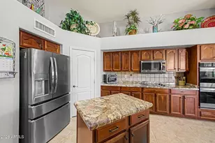 17967 W Stinson Dr, Surprise, AZ 85374 - Photo 9