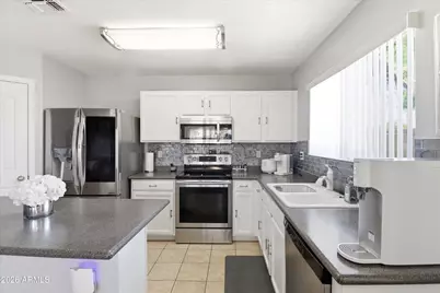 1365 S Wagon Wheel Court, Chandler, AZ 85286 - Photo 11