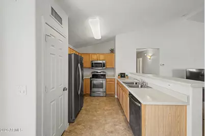 14731 N 124th Avenue, El Mirage, AZ 85335 - Photo 11