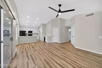 6831 S Oakmont Drive, Chandler, AZ 85249 - Photo 5