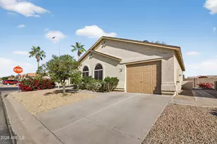 6831 S Oakmont Dr, Chandler, AZ 85249 - Photo 1