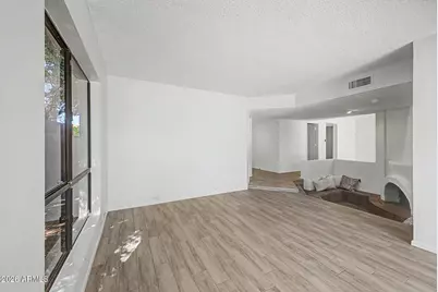 10640 N 11th Street, Phoenix, AZ 85020 - Photo 9