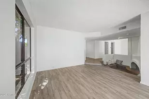10640 North 11th St, Phoenix, AZ 85020 - Photo 9