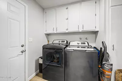 10718 W El Capitan Circle, Sun City, AZ 85351 - Photo 23