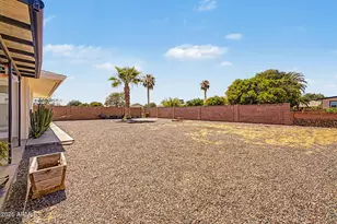 10718 W El Capitan Cir, Sun City, AZ 85351 - Photo 27