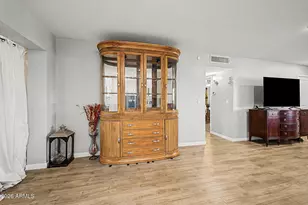 10718 W El Capitan Cir, Sun City, AZ 85351 - Photo 9