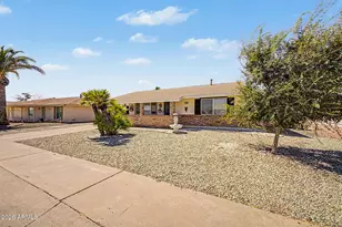 10718 W El Capitan Cir, Sun City, AZ 85351 - Photo 3