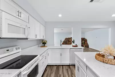 18029 N 35th Avenue, Phoenix, AZ 85053 - Photo 15