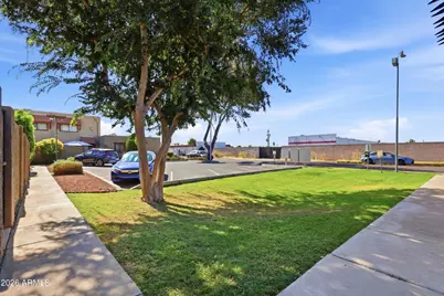 2724 W McLellan Boulevard #119, Phoenix, AZ 85017 - Photo 33