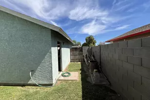 7957 W Glenrosa Ave, Phoenix, AZ 85033 - Photo 23
