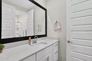 655 S Longspur Ln, Gilbert, AZ 85296 - Photo 27