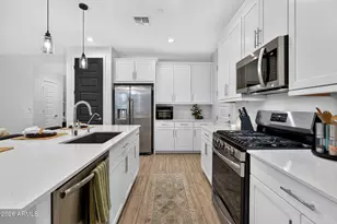 655 S Longspur Ln, Gilbert, AZ 85296 - Photo 47