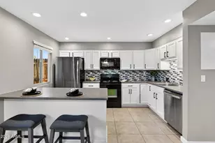 944 S Valencia, Mesa, AZ 85202 - Photo 13