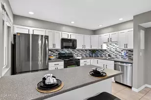 944 S Valencia, Mesa, AZ 85202 - Photo 3