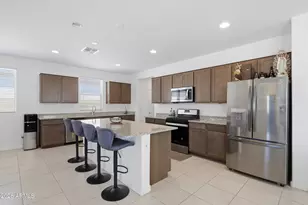 12554 W Levi Dr, Avondale, AZ 85323 - Photo 3