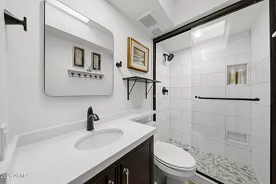 8145 N Central Avenue #21, Phoenix, AZ 85020 - Photo 11