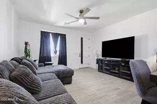 14055 S Berwick Rd, Arizona City, AZ 85123 - Photo 11