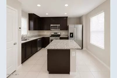 8247 W Illini Street, Phoenix, AZ 85043 - Photo 1