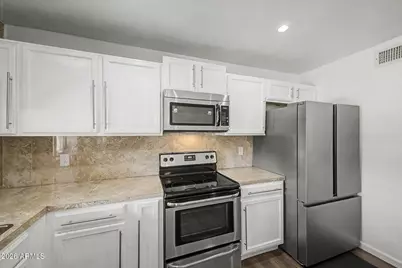 8137 W Montecito Avenue, Phoenix, AZ 85033 - Photo 7