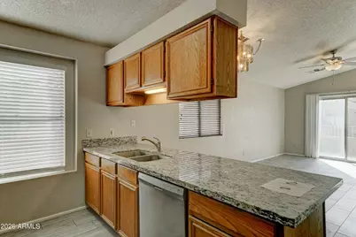 7040 W Olive Avenue #12, Peoria, AZ 85345 - Photo 11