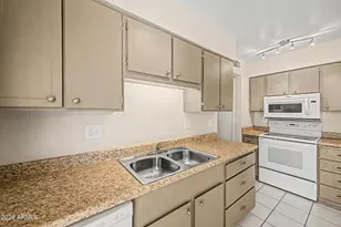 12614 W Limewood Dr, Sun City West, AZ 85375 - Photo 9