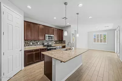 16671 W Mescal Street, Surprise, AZ 85388 - Photo 13