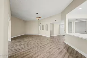 10148 W Pineaire Dr, Sun City, AZ 85351 - Photo 5