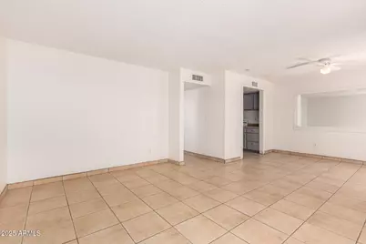 2674 N 43rd Avenue #D, Phoenix, AZ 85009 - Photo 5
