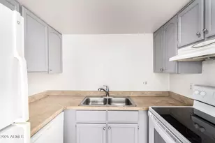 2674 N 43rd Ave, Phoenix, AZ 85009 - Photo 9