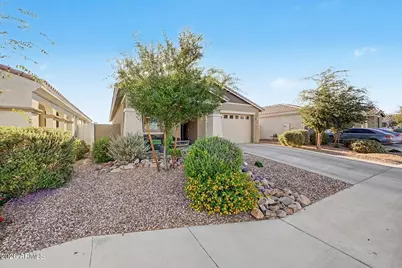 404 S 202nd Lane, Buckeye, AZ 85326 - Photo 3