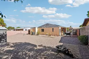 2520 E Behrend Dr, Phoenix, AZ 85050 - Photo 13