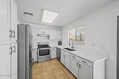 17564 W Calavar Road, Surprise, AZ 85388 - Photo 11