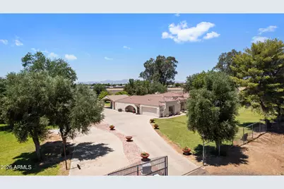 8504 N 99th Avenue, Peoria, AZ 85345 - Photo 1