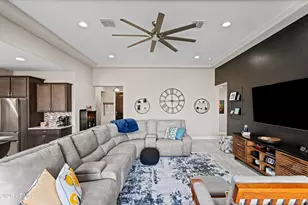18289 W Raven Rd, Goodyear, AZ 85338 - Photo 13