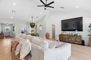 4214 E Turney Ave, Phoenix, AZ 85018 - Photo 13