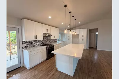 6413 W Onyx Avenue, Glendale, AZ 85302 - Photo 11
