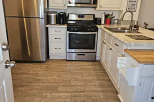 105 N Delaware Dr, Apache Junction, AZ 85120 - Photo 3