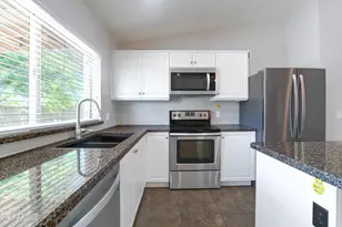 2421 W Brooks St, Chandler, AZ 85224 - Photo 13