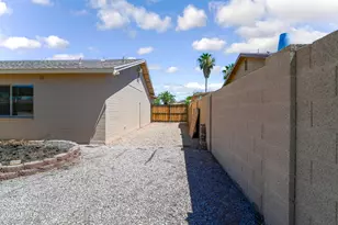2421 W Brooks St, Chandler, AZ 85224 - Photo 37