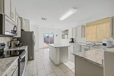 10445 W Cordes Road, Tolleson, AZ 85353 - Photo 7