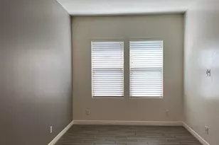 233 W Sandra Ter, Phoenix, AZ 85023 - Photo 3