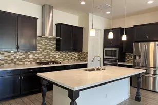 233 W Sandra Ter, Phoenix, AZ 85023 - Photo 7