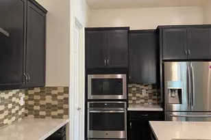 233 W Sandra Ter, Phoenix, AZ 85023 - Photo 9